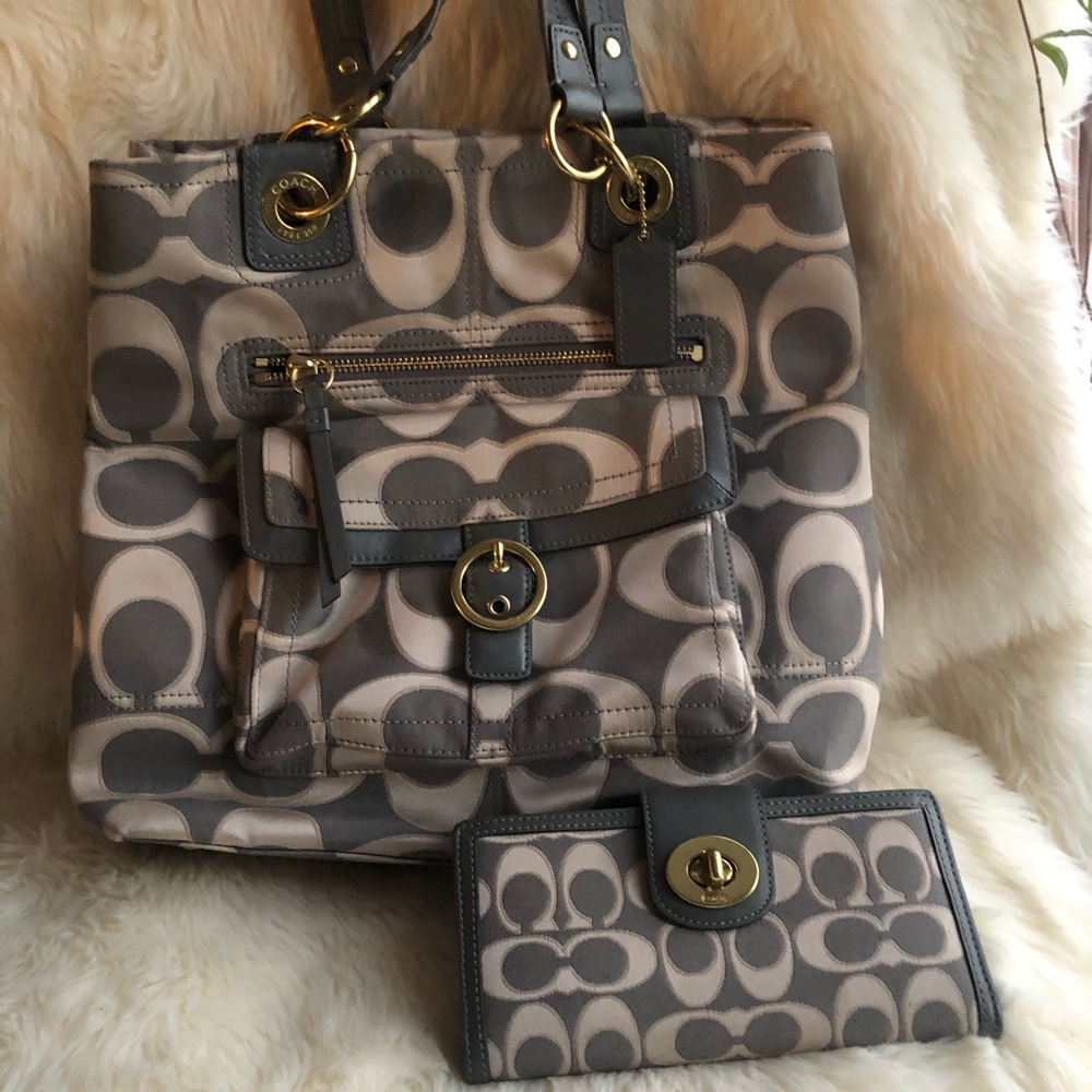 Coach purse handbag and matching wallet